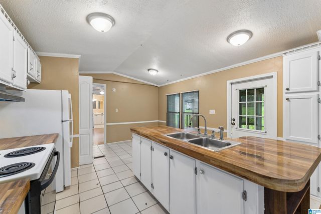 300 HUNTSVILLE AVENUE, Trussville, AL 35173