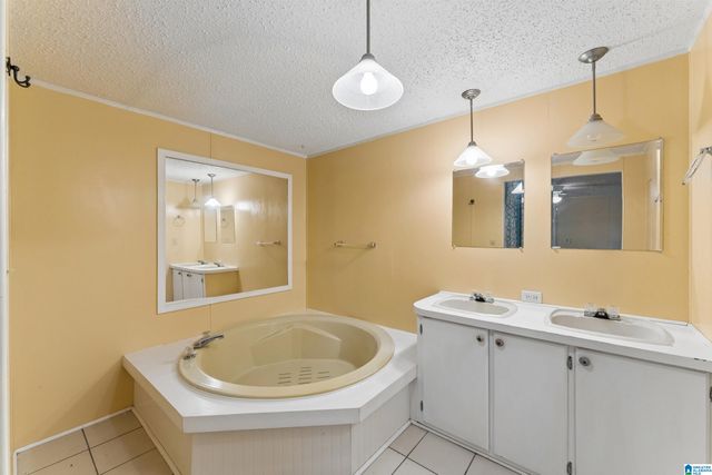300 HUNTSVILLE AVENUE, Trussville, AL 35173