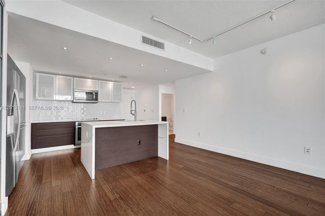 1900 N Bayshore Dr 2204, Miami, FL 33132