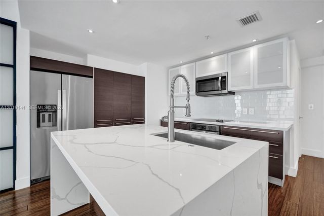 1900 N Bayshore Dr 2204, Miami, FL 33132