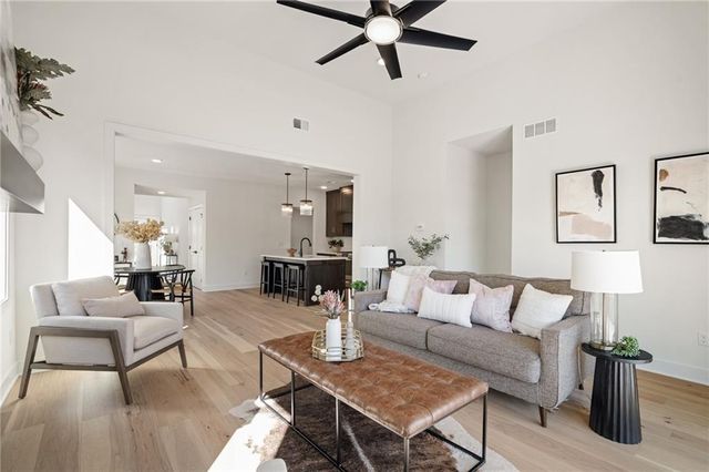 9605 Red Oak Drive, Lenexa, KS 66219