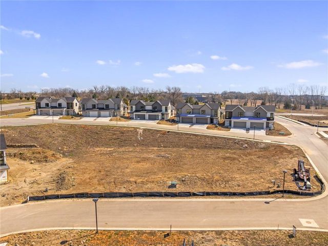 9605 Red Oak Drive, Lenexa, KS 66219