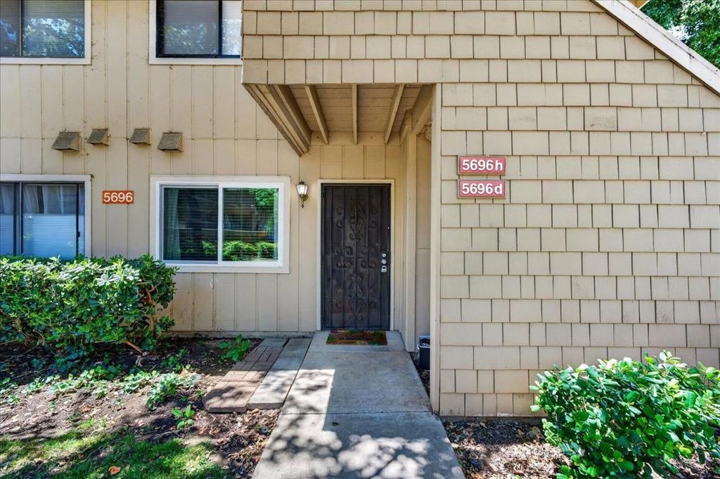 Image 1 of property listing at 5696 MAKATI Circle D, San Jose, CA 95123