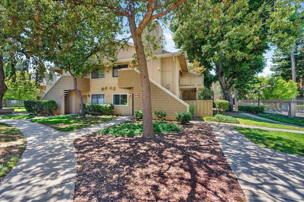 Image 21 of property listing at 5696 MAKATI Circle D, San Jose, CA 95123