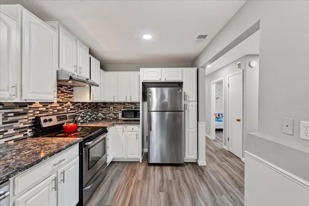 Image 3 of property listing at 5696 MAKATI Circle D, San Jose, CA 95123