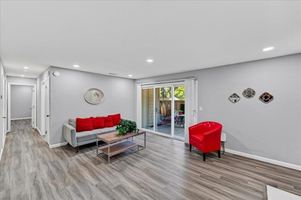 Image 5 of property listing at 5696 MAKATI Circle D, San Jose, CA 95123