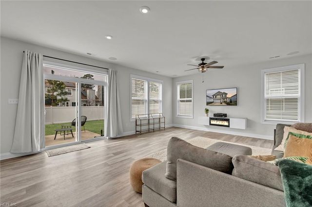 1515 Waltham LN, Newport News, VA 23608