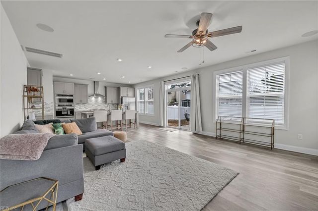 1515 Waltham LN, Newport News, VA 23608