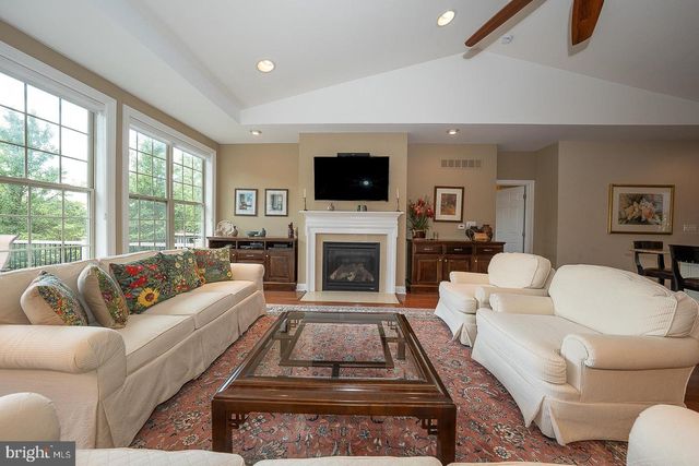 30 MEADOW VIEW LN, Malvern, PA 19355