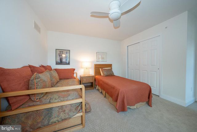 30 MEADOW VIEW LN, Malvern, PA 19355