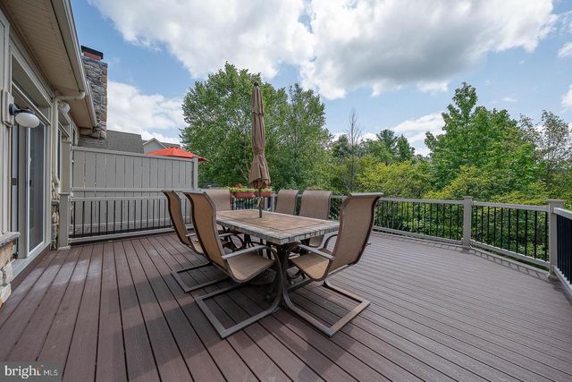 30 MEADOW VIEW LN, Malvern, PA 19355