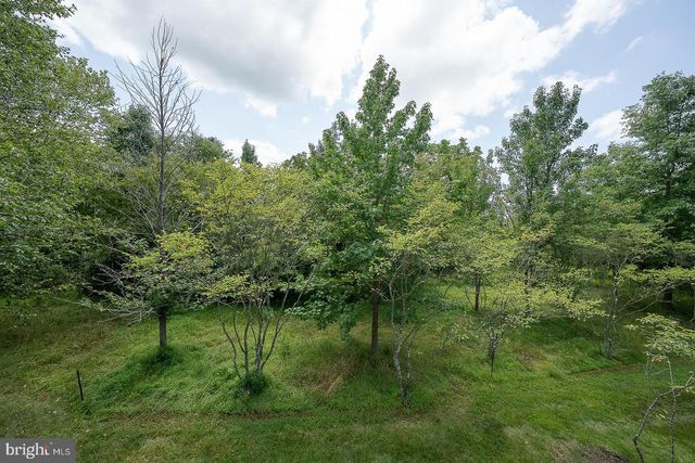30 MEADOW VIEW LN, Malvern, PA 19355