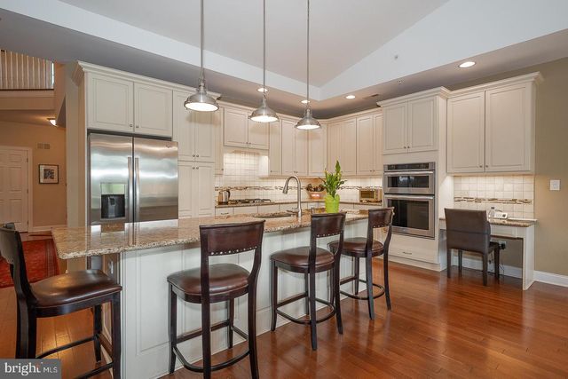 30 MEADOW VIEW LN, Malvern, PA 19355