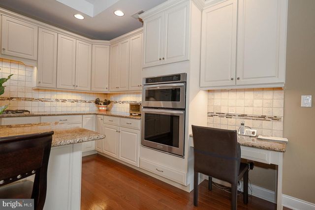30 MEADOW VIEW LN, Malvern, PA 19355