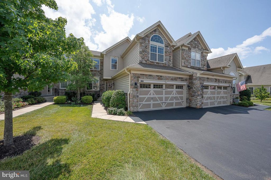 30 MEADOW VIEW LN, Malvern, PA 19355