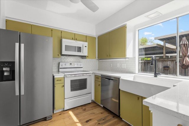 1809 Coronado Hills DR 10, Austin, TX 78752