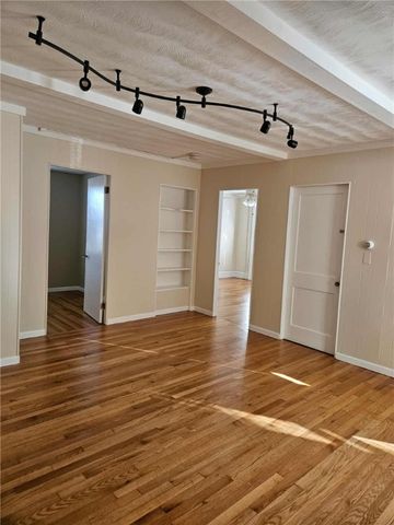 43 Beach Street, Westerly, RI 02891