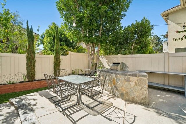 6 Coffeeberry Court, Laguna Hills, CA 92679