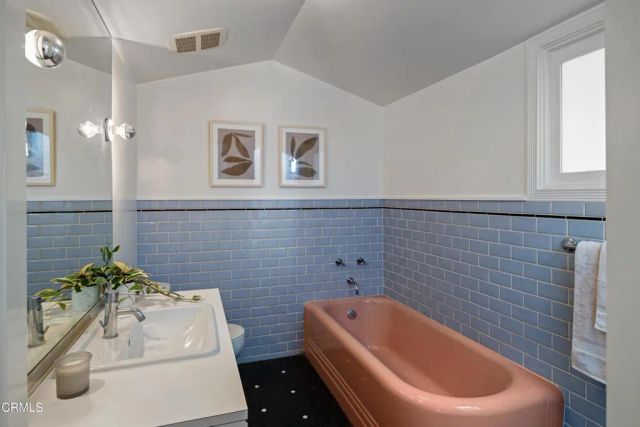 2377 W Silver Lake Drive, Los Angeles, CA 90039