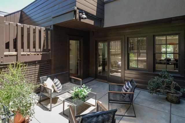 2377 W Silver Lake Drive, Los Angeles, CA 90039