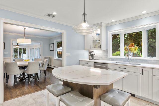 22 Woodfield Road, Stony Brook, NY 11790