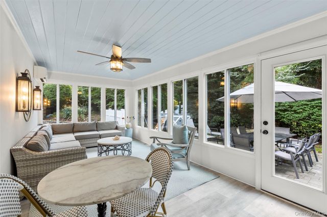 22 Woodfield Road, Stony Brook, NY 11790