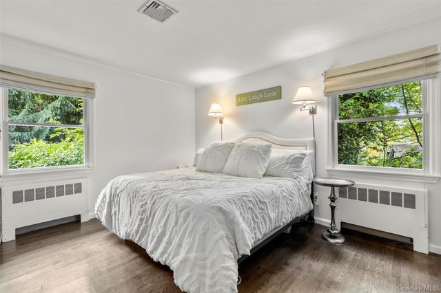 22 Woodfield Road, Stony Brook, NY 11790