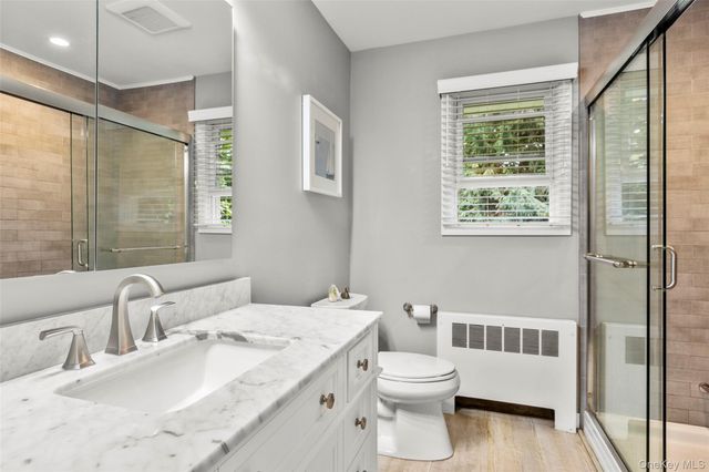 22 Woodfield Road, Stony Brook, NY 11790