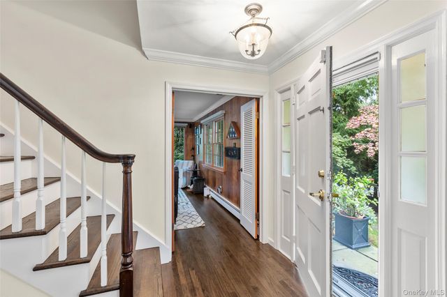 22 Woodfield Road, Stony Brook, NY 11790