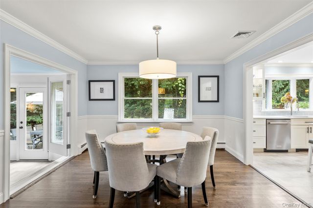 22 Woodfield Road, Stony Brook, NY 11790