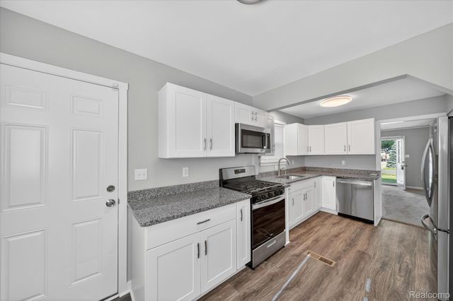 3024 Wolcott Street, Ferndale, MI 48220