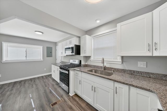 3024 Wolcott Street, Ferndale, MI 48220