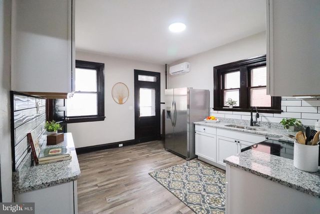 1708 STATE ST, Harrisburg, PA 17103