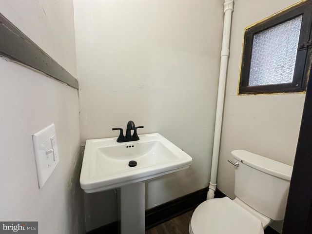 1708 STATE ST, Harrisburg, PA 17103