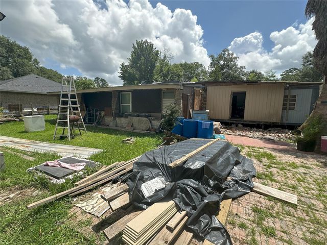 19795 Live Oak N N, New Caney, TX 77357
