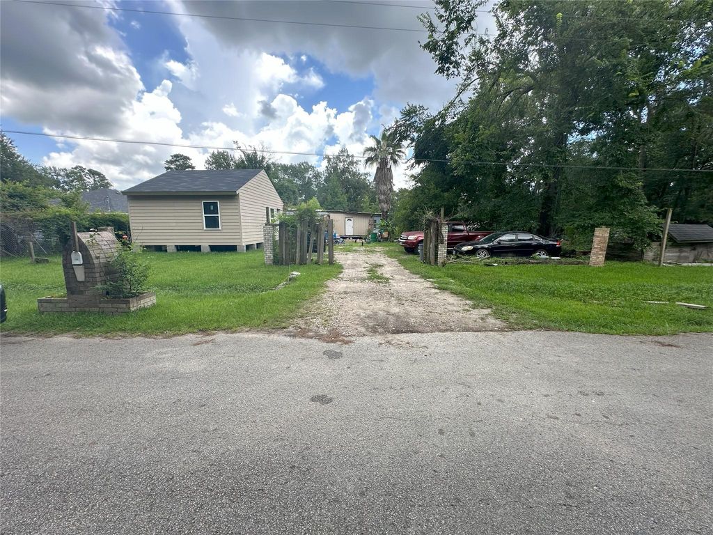 19795 Live Oak N N, New Caney, TX 77357