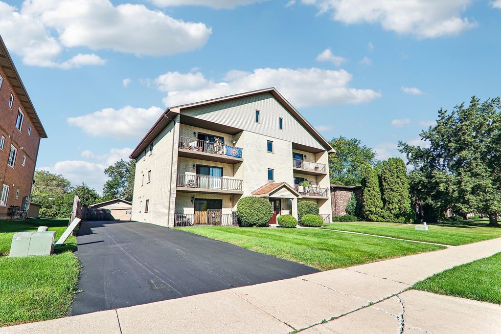 15850 Laramie Avenue 302, Oak Forest, IL 60452 — photo 2