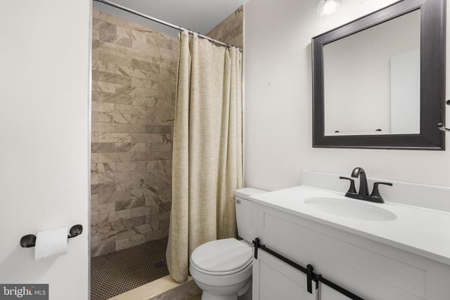 6 SUGARLAND SQUARE CT, Sterling, VA 20164