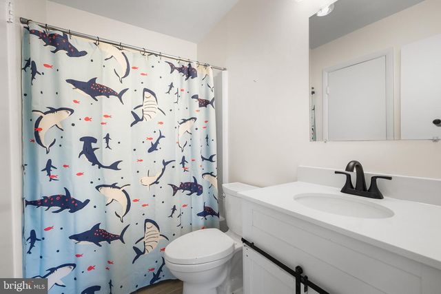 6 SUGARLAND SQUARE CT, Sterling, VA 20164