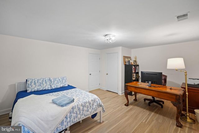 6 SUGARLAND SQUARE CT, Sterling, VA 20164
