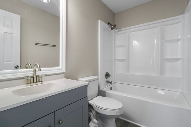 106 Alexander Blvd, Clarksville, TN 37040