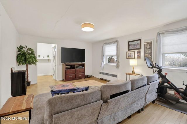 98 Manor Drive, Red Bank, NJ 07701