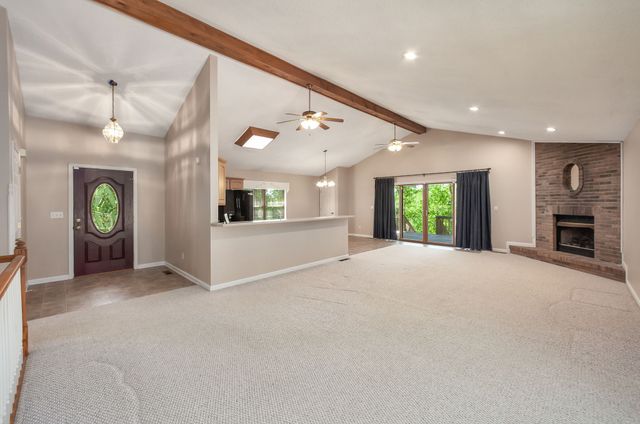 1050 Red Top Hill Rd, Buchanan, TN 38222