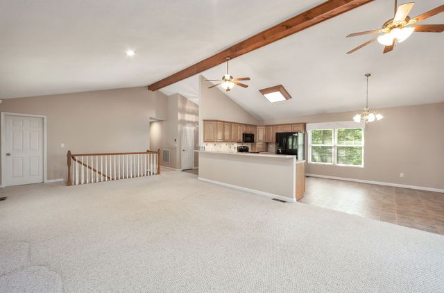 1050 Red Top Hill Rd, Buchanan, TN 38222