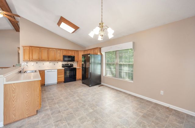 1050 Red Top Hill Rd, Buchanan, TN 38222