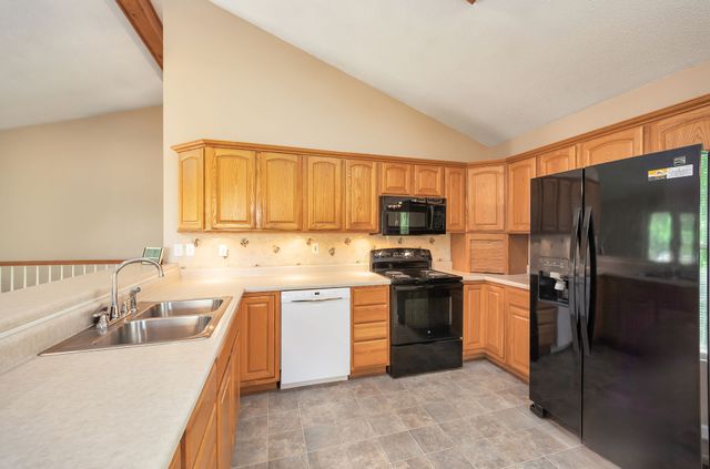 1050 Red Top Hill Rd, Buchanan, TN 38222