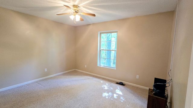 1050 Red Top Hill Rd, Buchanan, TN 38222