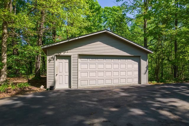 1050 Red Top Hill Rd, Buchanan, TN 38222