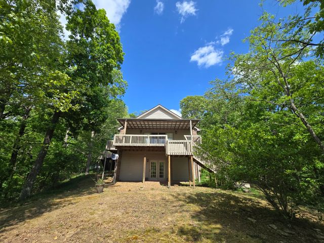 1050 Red Top Hill Rd, Buchanan, TN 38222