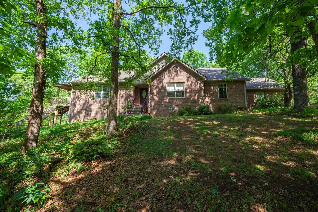 1050 Red Top Hill Rd, Buchanan, TN 38222